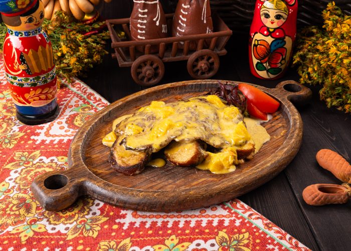 Телятина на гренке с апельсиновым соусом 260гр.