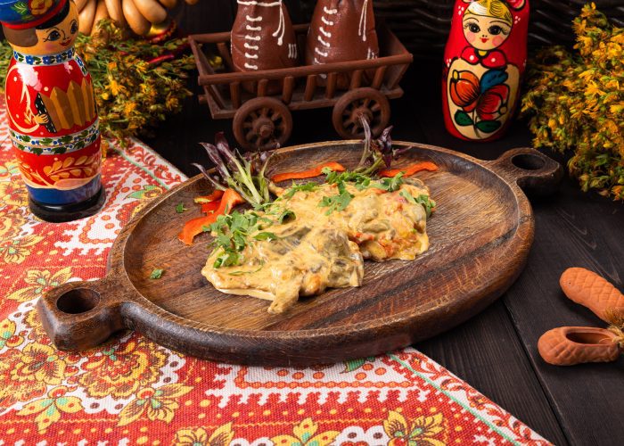 Свинина с грибным соусом 200гр.